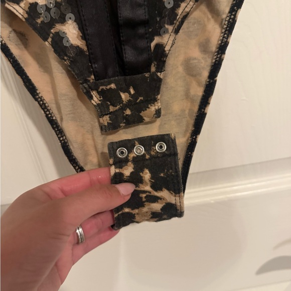 Leopard Print Sheer Chemise bodysuit - Picture 6 of 8